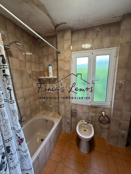 Foto f11d8b9f-b7fc-432c-822d-2af0cc327c5d. Casa amb aparcament a Camariñas