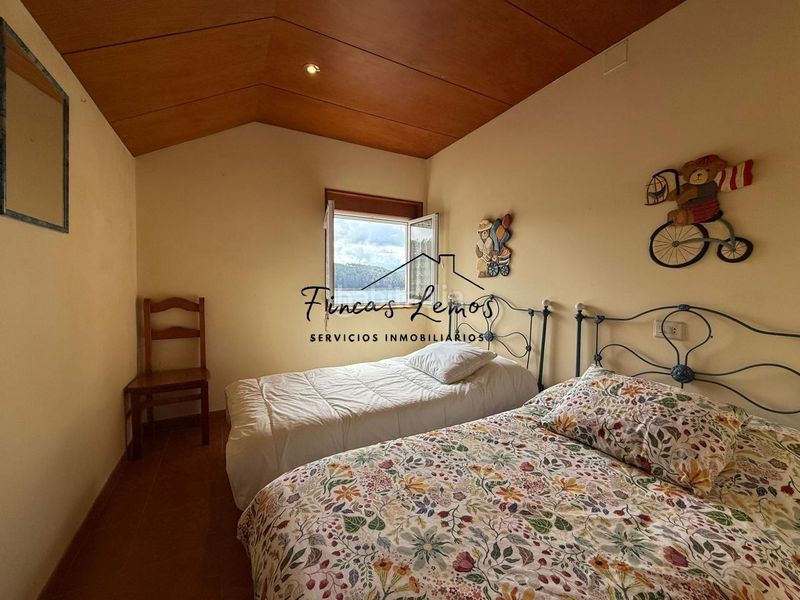 Foto fa7d5b7e-dc6d-4804-bd26-0fac44c2845b. Casa amb aparcament a Camariñas