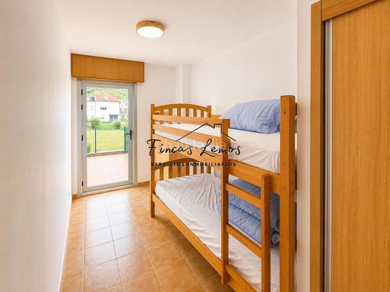 Foto 1f909b4e-bbe9-4910-89b1-a81a123f8b75. Rent flat with heating parking pool in Corcubión