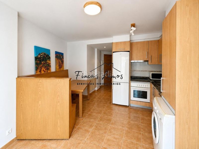 Foto 438d4c6b-6d95-4871-a3bb-1f1d95b2c42e. Rent flat with heating parking pool in Corcubión