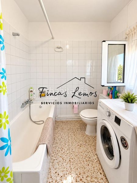 Foto abce69ee-a603-4a44-9dbc-0579b4aef6fe. Casa con parcheggio in Laxe