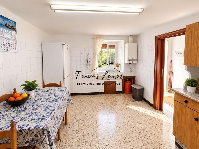 Foto e408f540-1c18-4c6a-81e3-018e63ca40ae. Casa con parcheggio in Laxe