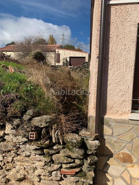 Foto d1a446d5-9c34-40ab-8b00-473af2c3967d. Terreny residencial a Robregordo