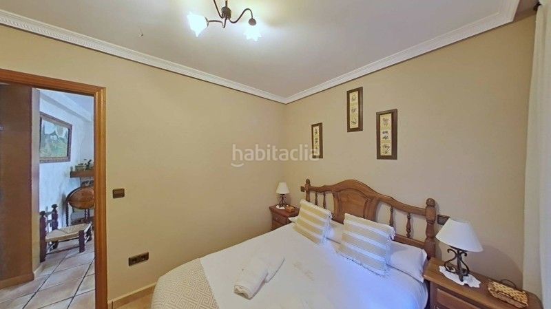 Foto 5cf66dfe-a366-4fa6-9216-24fdb32302e4. Xalet amb calefacció aparcament piscina a Bustarviejo