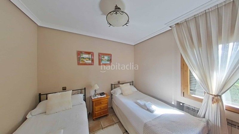 Foto c79ece70-6f2a-4528-a6b9-ff16089b9173. Xalet amb calefacció aparcament piscina a Bustarviejo