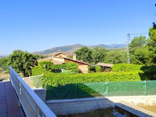 Chalet à Valdemanco. Casa unifamiliar en venta en la hoya madrid