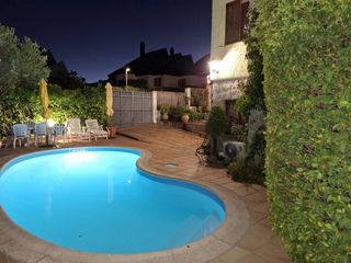 Xalet a Miraflores de la Sierra. Casa unifamiliar en venta en cantagallos  miraflores de la sierr