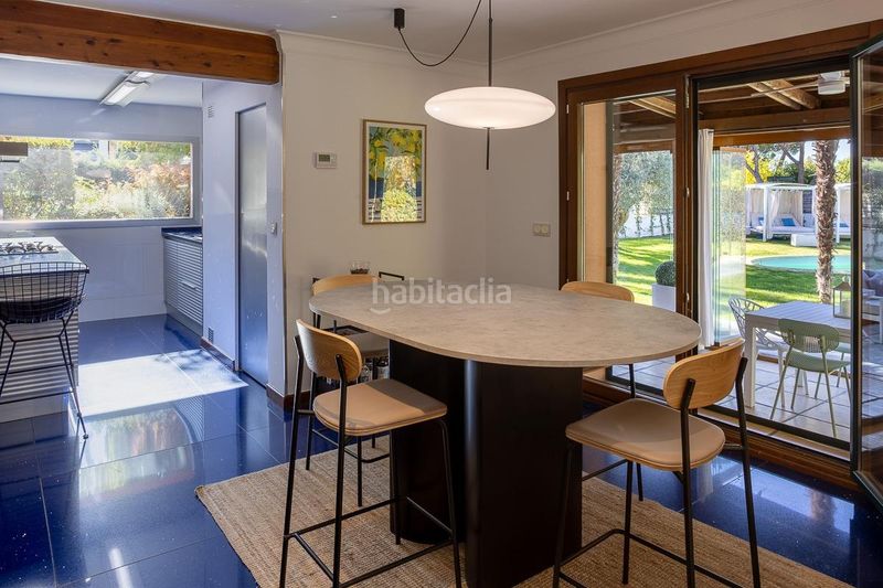 Foto 4c9ea5f5-8f2e-47ac-9ee3-e8a2a1ab9c78. Casa aparellada amb calefacció aparcament piscina a Boadilla del Monte