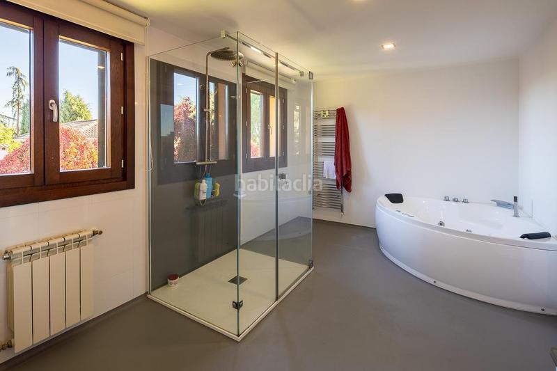 Foto 624a14c3-466a-40b2-a6d6-7118db510030. Casa aparellada amb aparcament piscina a Bonanza Boadilla del Monte