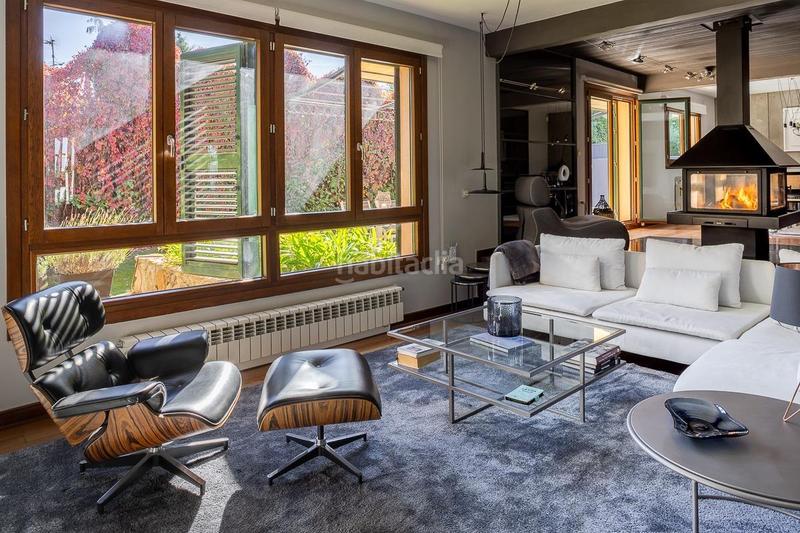 Foto 6f80472f-4c5d-47e7-b5be-32bfc406a5a6. Casa aparellada amb aparcament piscina a Bonanza Boadilla del Monte