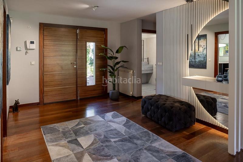 Foto b3933a7c-2276-497b-b19d-539097d7d446. Casa aparellada amb aparcament piscina a Bonanza Boadilla del Monte