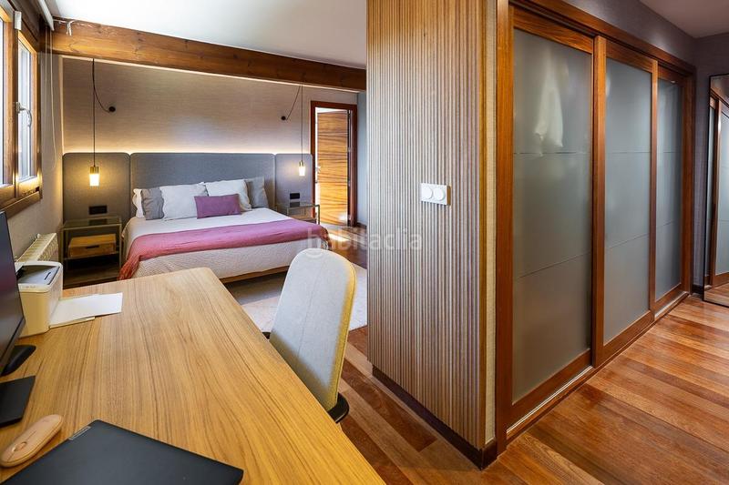 Foto d88c469d-70b1-4a84-b456-e56969f15a7e. Casa aparellada amb aparcament piscina a Bonanza Boadilla del Monte