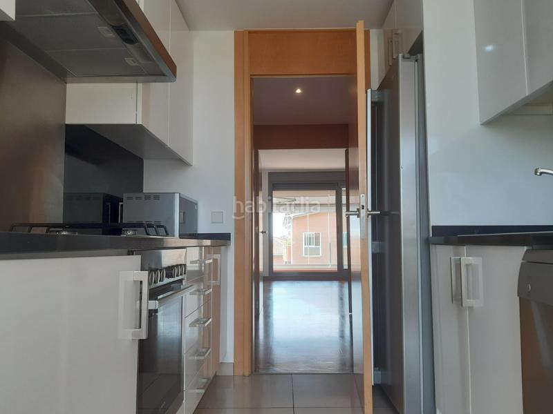 Foto 19b65833-59b1-4282-b24a-9ed76e8a13f7. Rent flat with heating parking pool in Sector B Boadilla del Monte