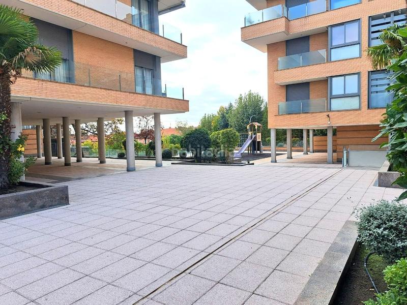 Foto 26f59112-a37f-493d-b4c3-db6d49cba81a. Rent flat with heating parking pool in Sector B Boadilla del Monte