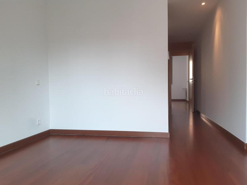 Foto a2d0e585-a8f5-44c3-8b10-9b68f4898333. Rent flat with heating parking pool in Sector B Boadilla del Monte