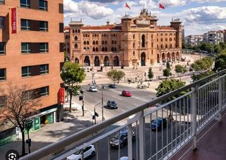 Pis a Avenida de Camilo José Cela