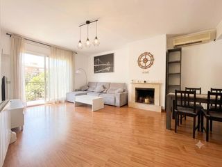 Casa in Les Roquetes. Encantadora casa pareada en el corazón de les roquetes sant pere
