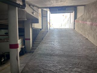 Parking voiture  Calle de narcís monturiol. Buscas un lugar cómodo y seguro para aparcar a pocos metros del