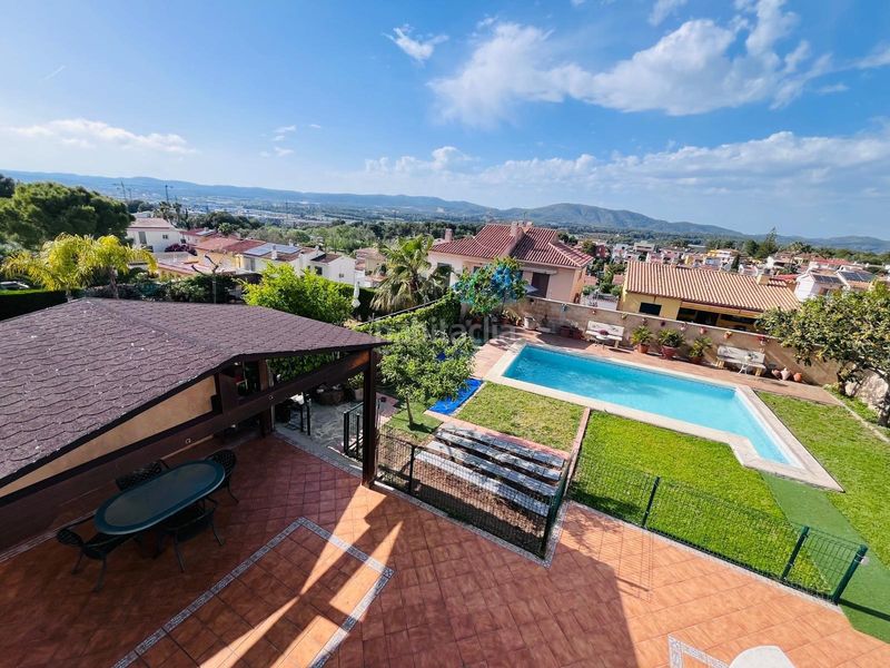 Foto c9c61f4f-96e8-4bdd-9a72-d59c95efc6fd. Chalet espectacular chalet con piscina y amplio jardín en mas den serra, en Sant Pere de Ribes