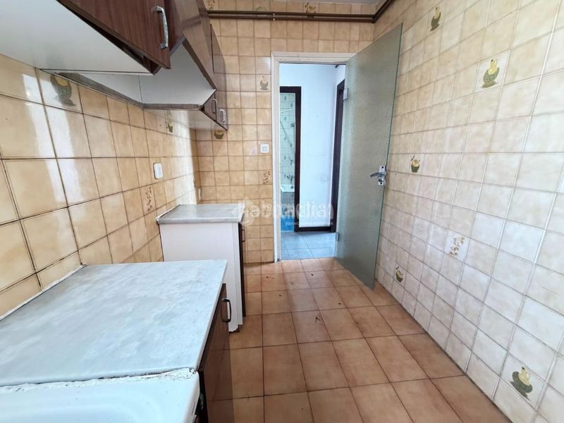 Foto 2bd81c32-9a75-4111-afed-a3496b178220. Pis a El Camp de l´Arpa del Clot Barcelona