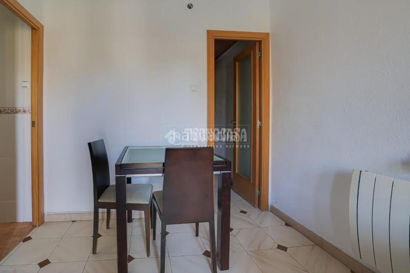 Foto dc8f7cd0-b2d1-4460-ba02-b656962c8993. Etagenwohnung mit heizung in Can Mas Ripollet