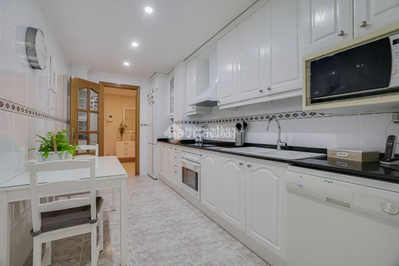 Foto 6eba99a1-3d18-40a9-b0e5-4563a6b06b78. Piso  en venta en Centre Ripollet
