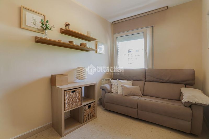 Foto f868b1d8-d2cd-437f-8334-2c54a1137240. Piso  en venta en Centre Ripollet