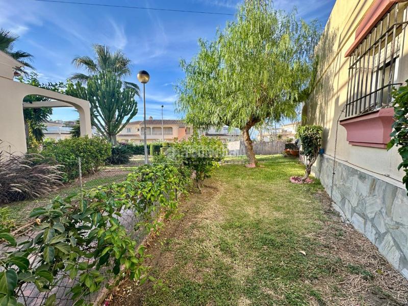Foto 08b1d195-9286-406b-9911-11023553b044. Maison jumelée avec piscine dans Torrox park Torrox