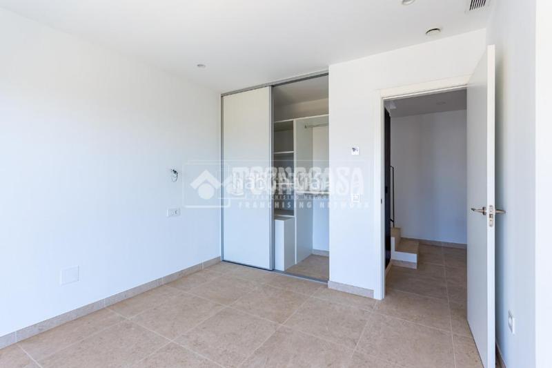 Foto 2f6cab65-b804-4c20-8bed-551ca3f2df11. Doppelhaus mit parking pool in El Peñoncillo Torrox