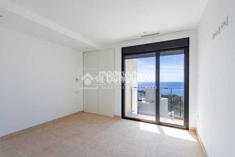 Foto 32a27918-7e64-432f-818e-fe2d0f9055ec. Casa aparellada amb piscina a El Peñoncillo Torrox