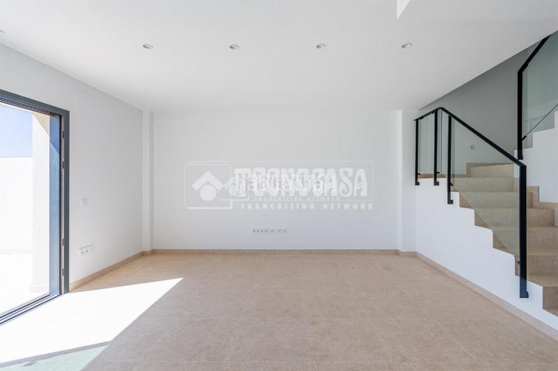 Foto 4cfaa666-8352-43bc-add7-0410d7ff01f3. Casa aparellada amb piscina a El Peñoncillo Torrox