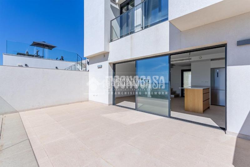 Foto 567d2c0f-c189-4c85-a06c-07f9e1d89d6e. Casa aparellada amb piscina a El Peñoncillo Torrox