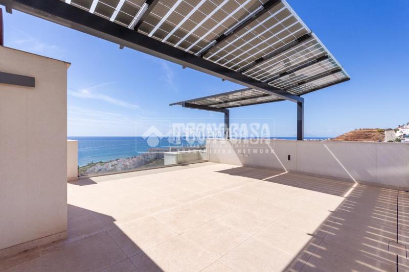 Foto 8ed738fe-5e69-4120-9965-39d574725a6a. Casa aparellada amb piscina a El Peñoncillo Torrox