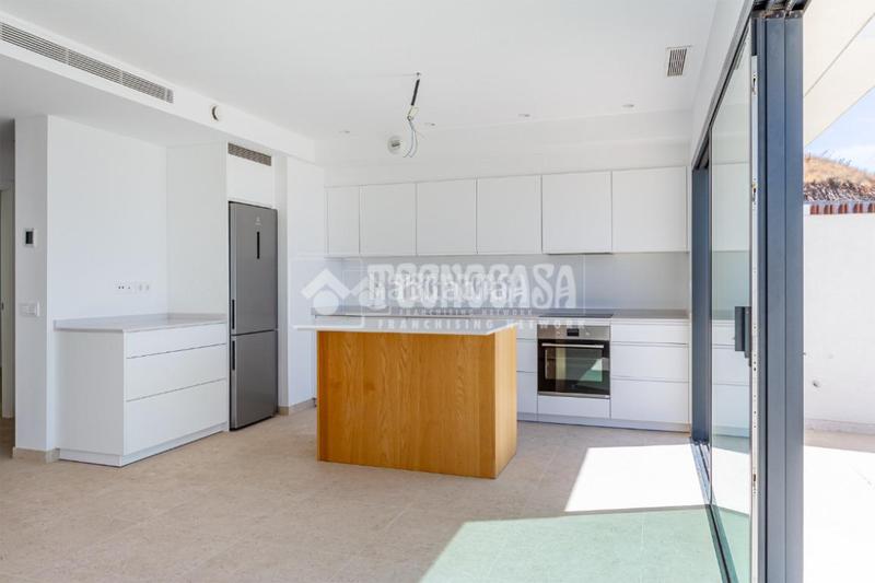 Foto 9834abe7-7811-401e-b788-d783812a241e. Casa aparellada amb piscina a El Peñoncillo Torrox