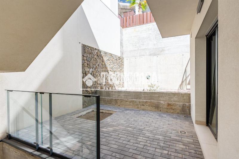 Foto af474b07-e567-4b2a-af39-57326dcad4a3. Casa aparellada amb piscina a El Peñoncillo Torrox