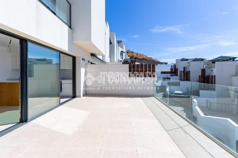 Foto e0478661-7b1a-40d7-bcb5-fd06d14275e8. Casa aparellada amb piscina a El Peñoncillo Torrox