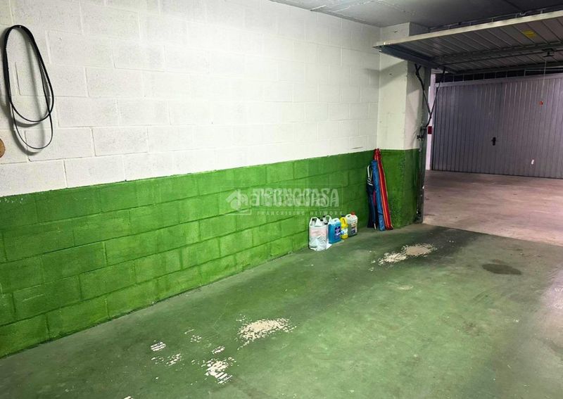 Foto d9894fc8-f81b-49ff-bb32-32235f7a771b. Pis amb aparcament a Torrox pueblo Torrox