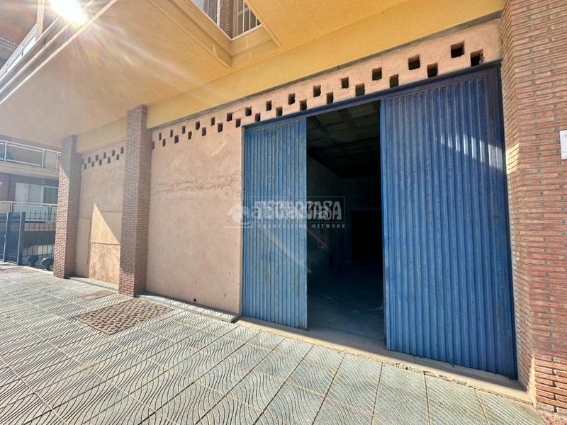 Foto c2b7464b-08d9-4b9a-9215-659188b50d3d. Local comercial a El Morche Torrox