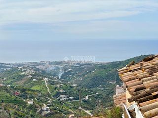 Finca rústica a Torrox Pueblo. Terrenos en venta en torrox