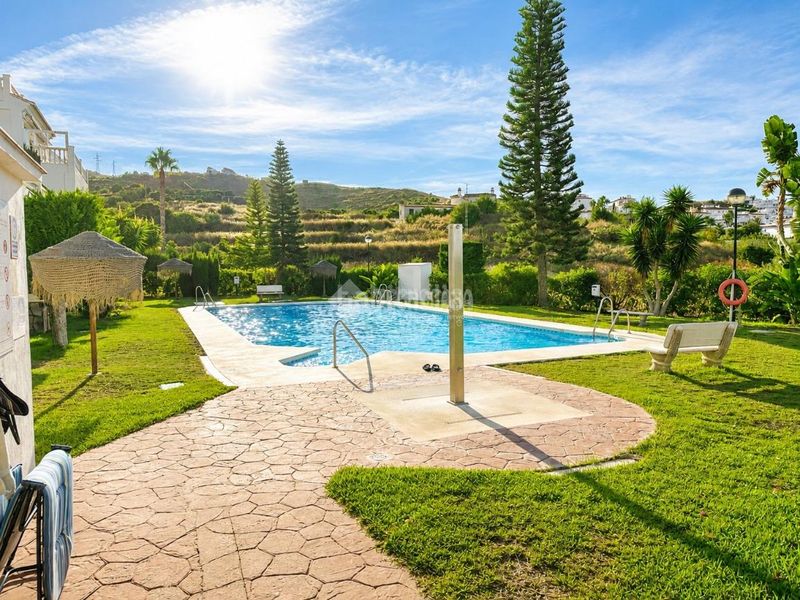 Foto aaf190bb-c808-42eb-bc75-a9e312ebb7fc. Pis amb piscina a Torrox park Torrox