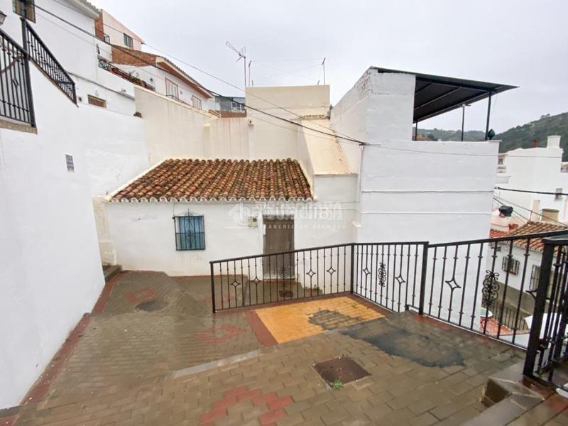 Foto 9268b0b2-8341-4b61-82b3-e396d5ca1821. Casa pareada casa en venta en Torrox pueblo Torrox