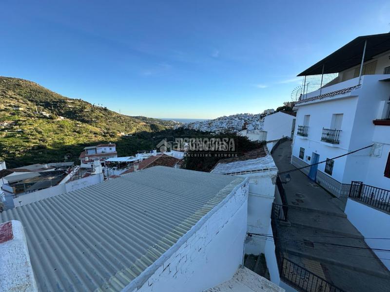 Foto 98bd36f3-a676-431c-b05b-c7e9fd3ebe83. Casa pareada casa en venta en Torrox pueblo Torrox