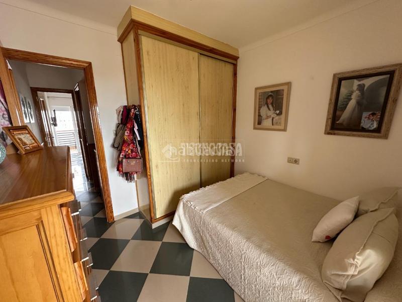 Foto cb412dba-9eeb-4293-afb5-f1a6ba2a059b. Piso  en venta en Torrox pueblo Torrox
