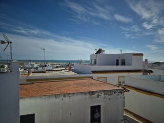Casa adossada a Conil. A 5 minutos de la playa casa con garaje