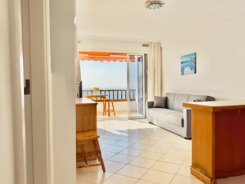 Foto ed94e90e-a0dd-4d94-8c9e-7213c3942994. Apartament amb piscina a Los Cristianos Arona