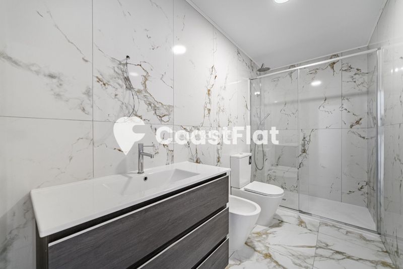 Foto 74565afe-2c62-4767-9982-c99b851fd4cf. Apartament amb piscina a Los Cristianos Arona