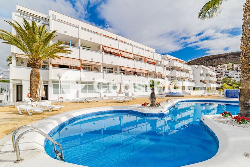 Foto 7773d136-ecd2-4fb7-a488-7a62589e8f39. Apartament amb piscina a Los Cristianos Arona