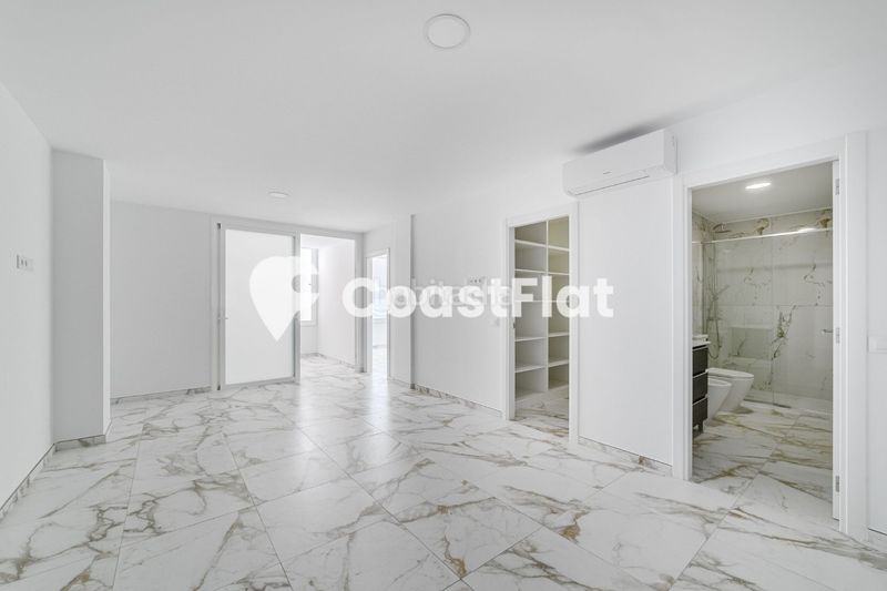 Foto a950e14f-993a-4bcb-b959-9e2872be0a4d. Apartament amb piscina a Los Cristianos Arona