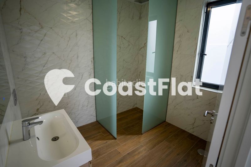 Foto 0fff863e-0b61-4b13-bcf3-7333bf918e90. Chalet moderna villa a estrenar!! en la prestigiosa zona de costa !! en Adeje