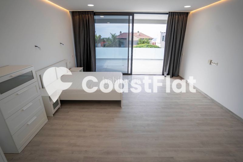 Foto 21349f27-2285-4b5a-af38-bf9fe3e94326. Chalet moderna villa a estrenar!! en la prestigiosa zona de costa !! en Adeje